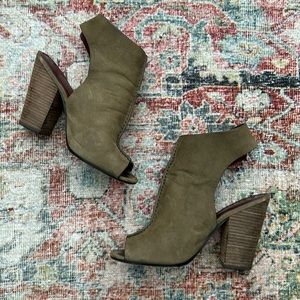 Coach Saratoga Nubuck Shootie